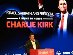 Charlie Kirk homenageado em Jerusalém enquanto centenas de pessoas se reúnem, incluindo autoridades, clérigos e cristãos Charlie Kirk homenageado em Jerusalém enquanto centenas de pessoas se reúnem, incluindo autoridades, clérigos e cristãos