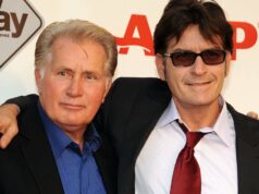 Charlie Sheen critica papai Martin por atacar Trump após acordo de paz em Gaza: ‘Leia a sala’ | Vídeo Charlie Sheen critica papai Martin por atacar Trump após acordo de paz em Gaza: ‘Leia a sala’ | Vídeo