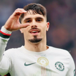 Chelsea venceu Burnley por 2 a 0 e ficou em segundo lugar na Premier League