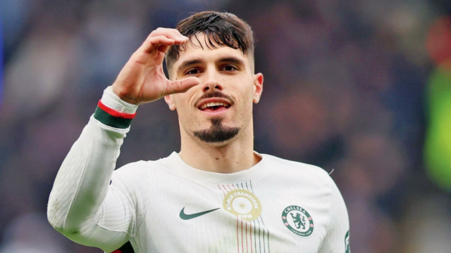 Chelsea venceu Burnley por 2 a 0 e ficou em segundo lugar na Premier League
