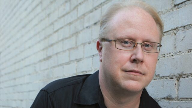 Cher, Lindsay Lohan e Marilyn Monroe serão apresentadas no segundo livro sobre crimes reais 'Beverly Hills Noir' do jornalista Scott Huver (EXCLUSIVO)
