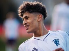 Chido Obi reage ao hat-trick de JJ Gabriel pelo Man Utd Sub-18 na vitória por 7 a 0 sobre o Liverpool Chido Obi e Joshua Zirkzee do Manchester United em ação durante uma sessão de treinamento da primeira equipe no Carrington Training Ground em 17 de outubro de 2025