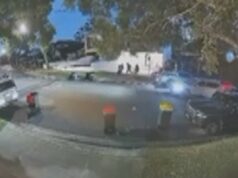 Choque CCTV mostra momento em que homem é resgatado da rua em Sydney Choque CCTV mostra momento em que homem é resgatado da rua em Sydney