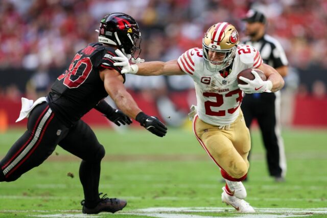 Christian McCaffrey, do 49ers, está em ritmo para uma temporada histórica, especialmente como recebedor
