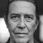 Ciarán Hinds embarca no curta-metragem 'Three Keenings' como produtor executivo (EXCLUSIVO)