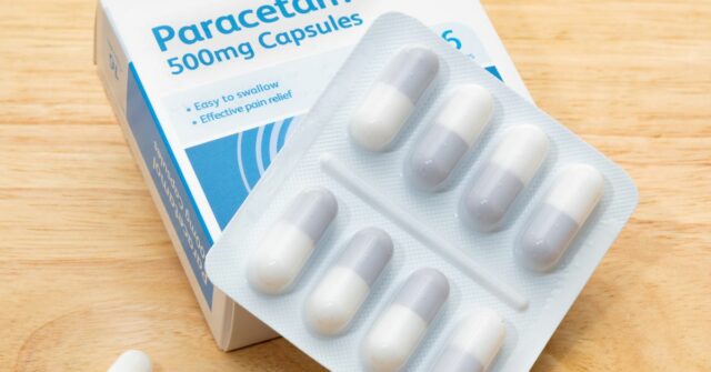Cientistas rejeitam alegações 'ruins' sobre as ligações do paracetamol com o autismo
