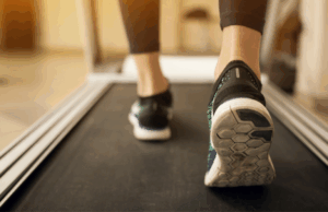 Cinco dos melhores canais de caminhada guiada no YouTube Cinco dos melhores canais de caminhada guiada no YouTube