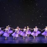 Cinderela Ballet: um clássico conto de fadas que ganha vida no palco como resultado da colaboração entre países