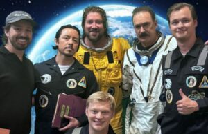 Cineastas de ‘Milk & Serial’ e ‘Obsession’ lançam nova comédia no YouTube ‘Fly Me to the Earth’ (EXCLUSIVO) Cineastas de 'Milk & Serial' e 'Obsession' lançam nova comédia no YouTube 'Fly Me to the Earth' (EXCLUSIVO)