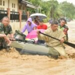 Circulando uma carta do regente de Aceh Central, alegando que ele é incapaz de lidar com o desastre emergencial da enchente