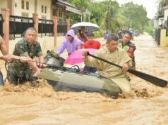 Circulando uma carta do regente de Aceh Central, alegando que ele é incapaz de lidar com o desastre emergencial da enchente Circulando uma carta do regente de Aceh Central, alegando que ele é incapaz de lidar com o desastre emergencial da enchente