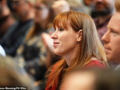 Círculo de tubarões feriu Starmer: Agora Angela Rayner faz sua proposta ao Partido Trabalhista dizendo que ela ‘não foi embora’ – e ‘já está oferecendo empregos no Gabinete de MPs’ antes do Orçamento Angela Rayner tentou se manter no quadro, dando sua primeira entrevista importante desde que pediu demissão por pagar mal o imposto de selo