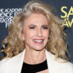 Claudia Black diz que desistiu da segunda temporada de 'Ahsoka' por causa do pagamento da Disney: 'Foi muito triste para mim'