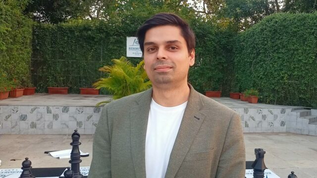 Com apenas uma equipe principal de três homens, Lichess se concentra em servir a comunidade do xadrez, gratuitamente
