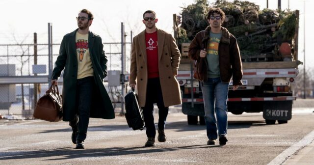 Com seu humor autodepreciativo, ‘A Very Jonas Christmas Movie’ é uma boa companhia
