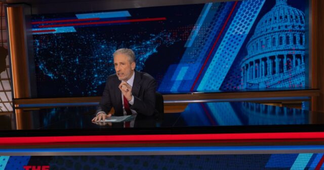 Comedy Central estende 'The Daily Show' de Jon Stewart até Comedy Central estende 'The Daily Show' de Jon Stewart até 2026