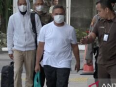 Comitê de Erradicação da Corrupção defende caso para determinar o destino do governador de Riau, Abdul Wahid Comitê de Erradicação da Corrupção defende caso para determinar o destino do governador de Riau, Abdul Wahid