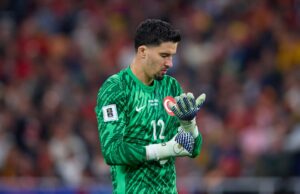 Como Altay Bayindir se saiu no gol da Turquia x Espanha na primeira partida desde que foi dispensado pelo Man Utd ícone de correio