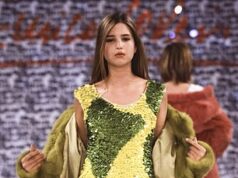 Como Ivanka Trump REALMENTE ficaria se ela nunca tivesse suspeitado de melhorias cosméticas As fotos de IA imaginadas com Ivanka Trump seriam se ela não tivesse nenhuma suspeita de melhorias cosméticas. Ivanka é vista em uma foto antiga