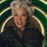 Jeff Goldblum como O Mágico de Oz e Michelle Yeoh como Madame Morrible em