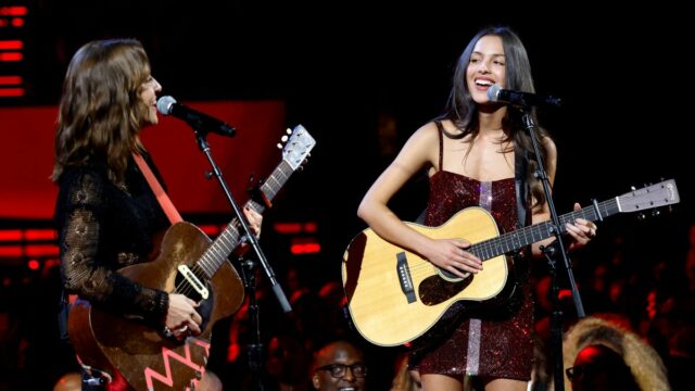 Como assistir à cerimônia de posse do Hall da Fama Como assistir à cerimônia de posse do Hall da Fama do Rock 'n' Roll de 2025 se você perdeu ao vivo