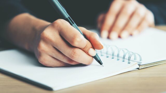 Como começar o dia com um 'despejo cerebral' pode torná-lo mais produtivo
