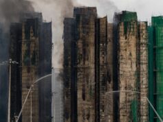 Como é que o incêndio nos arranha-céus de Hong Kong se tornou tão mortal e tão rapidamente? Como é que o incêndio nos arranha-céus de Hong Kong se tornou tão mortal e tão rapidamente?