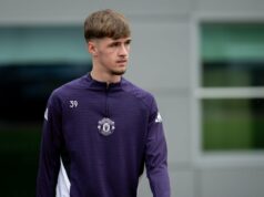 Como o garoto-prodígio do Man Utd, Tyler Fletcher, se saiu pela Escócia Sub-19, enquanto Harry Amass é titular pela Inglaterra Sub-19 ícone de correio