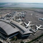 Companhias aéreas reagem após FAA reduzir o tráfego aéreo em meio à paralisação do governo