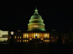 Congressional Budget Office confirma que foi hackeado A night view of the U.S. Congress building in Washington D.C.