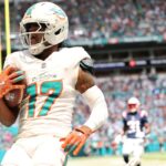 Jaylen Waddle dos Golfinhos