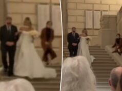 Coordenador de casamento criticado por atrapalhar o momento da noiva: ‘Arruinou o momento’ Quando a noiva começou a descer, seu coordenador de casamento pôde ser visto passando dramaticamente pelo par, deslizando pelo corrimão de pedra ao lado deles, à vista dos convidados atordoados.