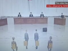 Coreia do Norte executa casal ‘figurão’ que se tornou ‘arrogante’ após o sucesso de seu negócio, acusando-os de serem ‘anti-república’ Uma fotografia de uma sentença pública anterior. O casal, acusado de ser arrogante após o sucesso de seu negócio, foi executado com centenas de moradores obrigados a vigiar
