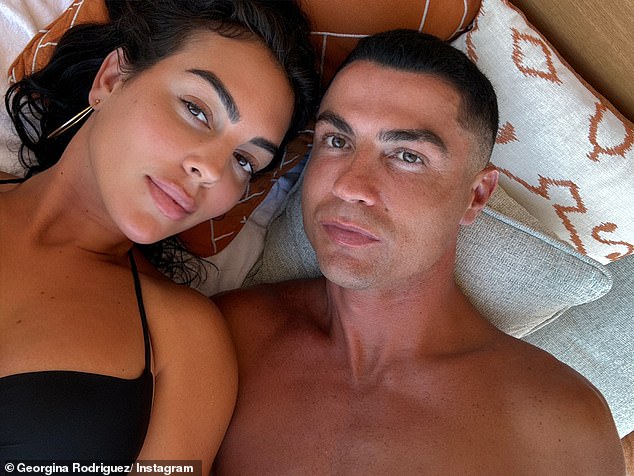 Cristiano Ronaldo conta como suas filhas o convenceram a propor Cristiano Ronaldo revelou como pediu em casamento a sua agora noiva Georgina Rodriguez