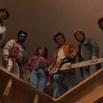 David Harbour e Millie Bobby Brown em