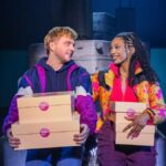 Crítica da Broadway de 'Dois Estranhos': Eles Cantam Juntos, Dançam Juntos, Eles Não Pertencem Juntos