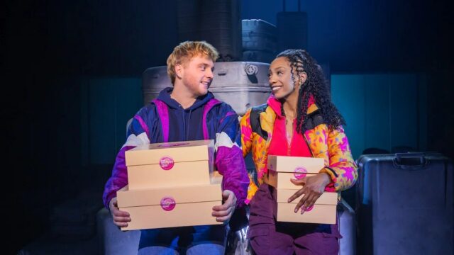 Crítica da Broadway de 'Dois Estranhos': Eles Cantam Juntos, Dançam Juntos, Eles Não Pertencem Juntos
