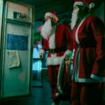 Crítica de 'Jingle Bell Heist': dois estranhos magoados planejam um crime de vingança na amigável comédia romântica da Netflix