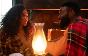 Crítica de ‘Tyler Perry’s Finding Joy’: Um designer e um recluso de Dreamboat ficam presos na neve em uma cabana no romance de férias Treacly de Perry Crítica de 'Tyler Perry's Finding Joy': Um designer e um recluso de Dreamboat ficam presos na neve em uma cabana no romance de férias Treacly de Perry