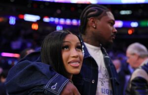 Cronograma de relacionamento de Cardi B e Stefon Diggs Cardi B confessa que ela e o ex Offset ficaram juntos na véspera de Ano Novo - mas eles não voltaram a ficar juntos