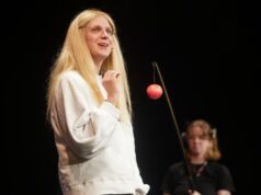 Cult Hits ‘Gwyneth Goes Skiing’ e ‘Diana: The Untold and Untrue Story’ anunciam datas da turnê nos EUA (EXCLUSIVO) Cult Hits 'Gwyneth Goes Skiing' e 'Diana: The Untold and Untrue Story' anunciam datas da turnê nos EUA (EXCLUSIVO)