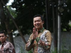 Cumprindo ordens presidenciais, o vice-ministro da Juventude e Esportes, Taufik Hidayat, age rapidamente para resolver o dualismo esportivo Cumprindo ordens presidenciais, o vice-ministro da Juventude e Esportes, Taufik Hidayat, age rapidamente para resolver o dualismo esportivo