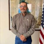 DHS reforça caso contra prefeito acusado de votar ilegalmente três vezes