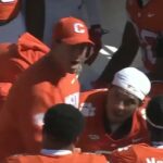 Dabo Swinney perdendo a calma na linha lateral de Clemson.