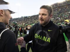 Dan Lanning critica o agendamento das equipes da SEC após Oregon vencer a USC Dan Lanning of Oregon