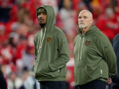 Dan Quinn enfrentando reação negativa após notícias devastadoras de Jayden Daniels Dan Quinn is under fire for his decision to play Jayden Daniels in a blowout loss.