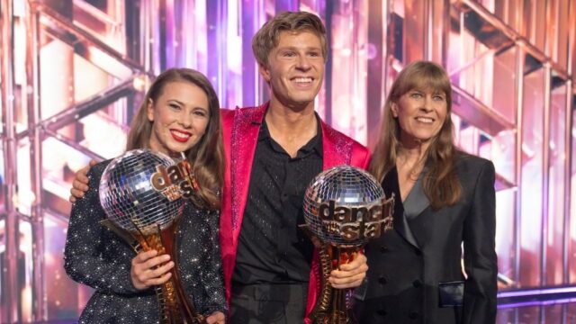 'Dancing With the Stars': a grande vitória de Robert Irwin 'Dancing With the Stars': a grande vitória de Robert Irwin se torna o final de maior audiência desde que sua irmã Bindi levou para casa o Mirrorball em 2015