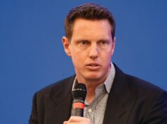 David Ellison minimiza a necessidade da Paramount de adquirir a Warner Bros. Discovery: ‘Não há algo obrigatório para nós’ David Ellison minimiza a necessidade da Paramount de adquirir a Warner Bros. Discovery: 'Não há algo obrigatório para nós'