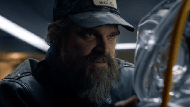 David Harbour sobre como 'Stranger Things' o mudou: 'Isso destruiu toda a concepção do que eu seria'
