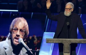 David Letterman oferece um sanduíche completo de discurso introduzindo Warren Zevon no Hall da Fama do Rock & Roll David Letterman oferece um sanduíche completo de discurso introduzindo Warren Zevon no Hall da Fama do Rock & Roll